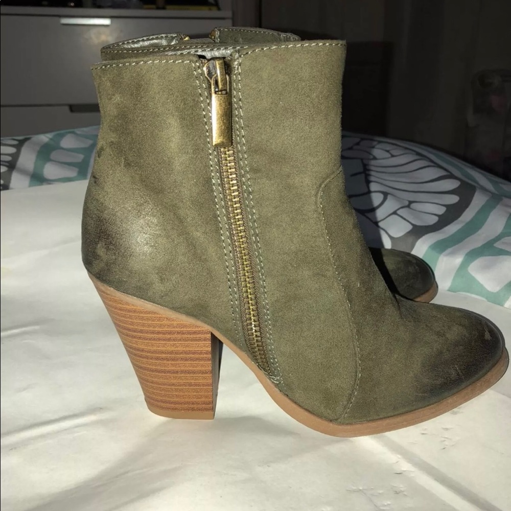 Gorgeous olive green booties, NEVER WORN